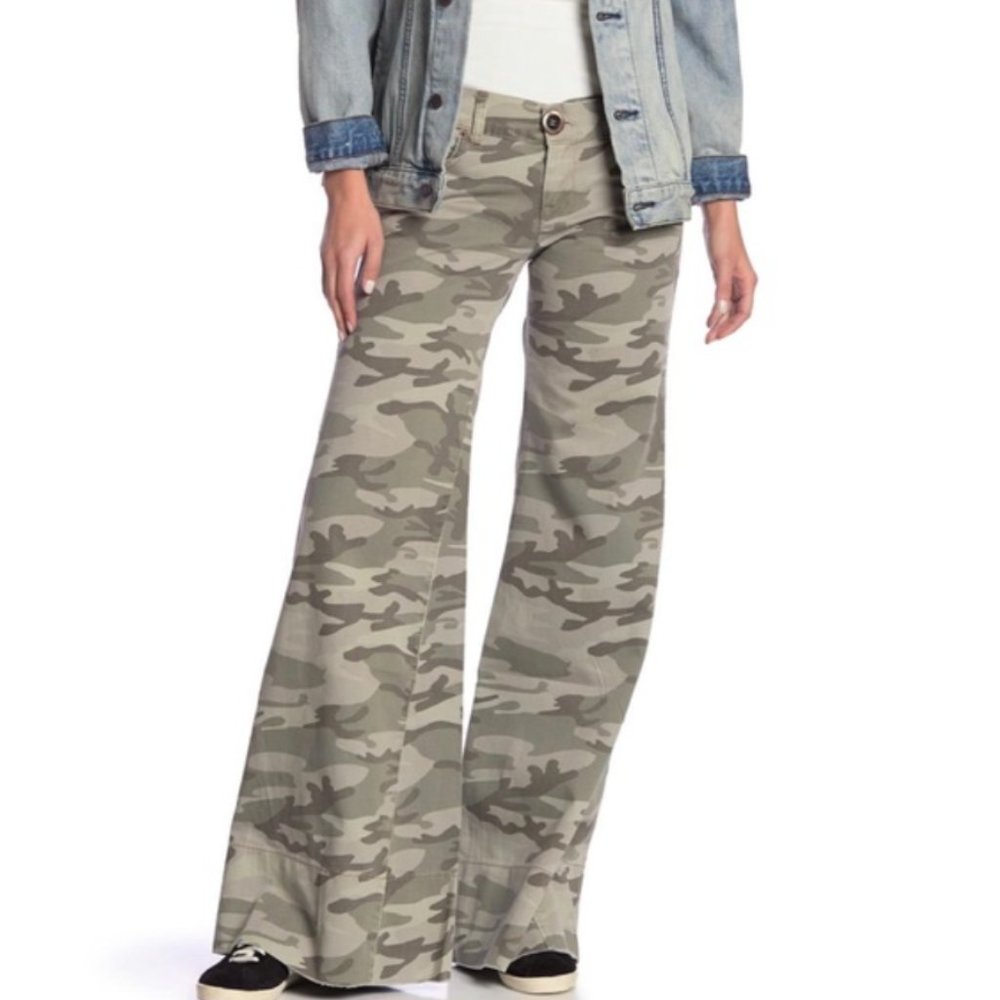 NWOT Level 99 / Anthropologie Wide Leg Vintage Y2k Camo Low-Rise Jeans